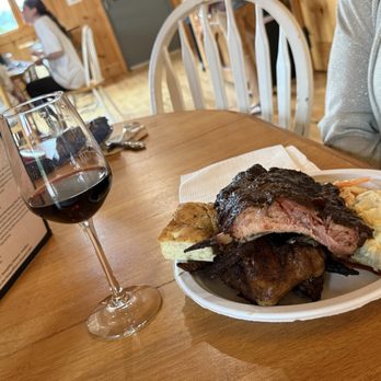 Blue Quartz Winery - Wineries Near Me - Etlan, Virginia