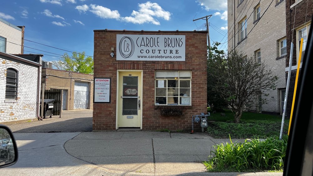 CAROLE BRUNS COUTURE 1213 W 24th St, Minneapolis, Minnesota Sewing