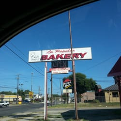 La Popular Bakery - You can miss it, easily. Just pull into the driveway next to the Autozone.
