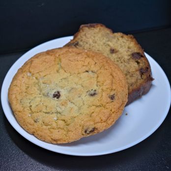 Pilot Coffee Roasters - Choco Chip Cookie - Coffee Roasteries Near Me - Toronto, Ontario Pilot Coffee Roasters - Choco Chip Cookie - Coffee Roasteries Near Me - Toronto, Ontario