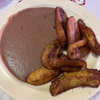 El Amanecer Salvadoreno - Plantanos con frijoles - Salvadoran Near Me - Los Angeles, California El Amanecer Salvadoreno - Plantanos con frijoles - Salvadoran Near Me - Los Angeles, California