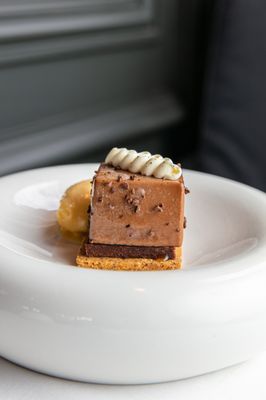 Bistro V by null