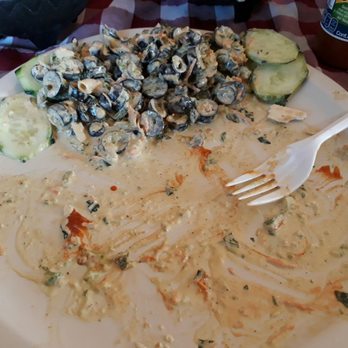 Los Primos - En un plato de ensalada con camarón... una tercera parte son aceitunas... iuk.. - Seafood Near Me - Ensenada, BCN Los Primos - En un plato de ensalada con camarón... una tercera parte son aceitunas... iuk.. - Seafood Near Me - Ensenada, BCN