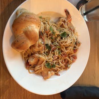 BJ's Restaurant & Brewhouse - Shrimp Scampi - Pizza Near Me - Albuquerque, New Mexico
