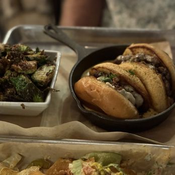 10 Twenty five - 10 Twenty Five Smash with fried brussel sprouts - Gastropubs Near Me - Fort Myers, Florida