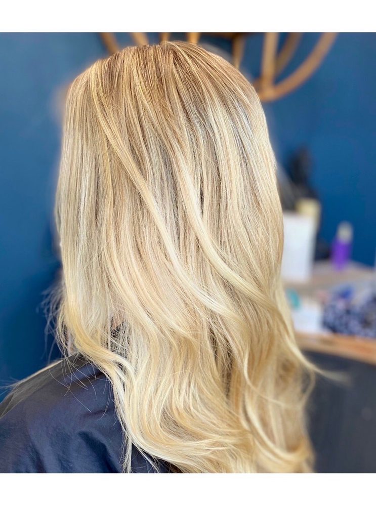 Tracy Hanson Hair Design Logo