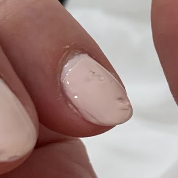 Ellie and Sass - Taken 1 day after service, this looks terrible and I am utterly disappointed - Nail Salons Near Me - Venice Beach, California