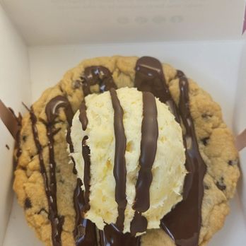 Crumbl - Rancho Cucamonga - Skillet Cookie - Bakeries Near Me - Rancho Cucamonga, California
