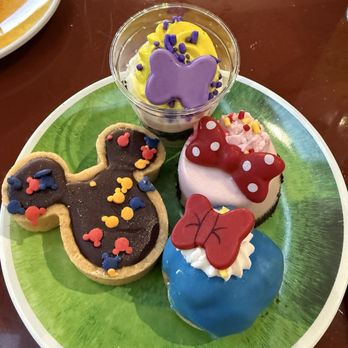Chef Mickey's - Themed Desserts at Chef Mickeys! - American Near Me - Lake Buena Vista, Florida