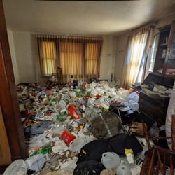 LF Hauling/Junk Removal, Snow Removal, & Rental - House cleanout of all the junk.