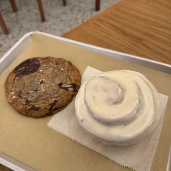 Hani's Bakery - Cookie & Cinnamon roll - Bakeries Near Me - New York, New York Hani's Bakery - Cookie & Cinnamon roll - Bakeries Near Me - New York, New York