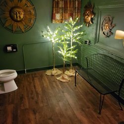 KC'S Bagel Cafe - Exceptionally clean bathroom.