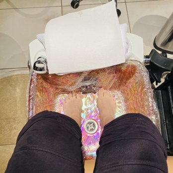 il Villaggio Nail Spa - Ready for pedicure - Nail Salons Near Me - New York, New York