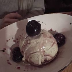Mēna Mediterranean - Pistachio Gelato