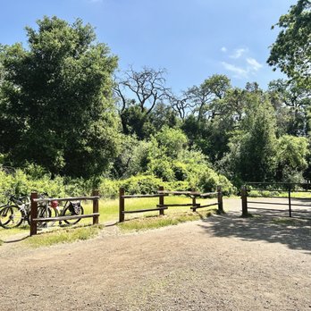 PG&E Trail - Hiking Near Me - Cupertino, California