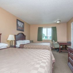 Howard Johnson by Wyndham West Fargo - 2 Queen Bed Room