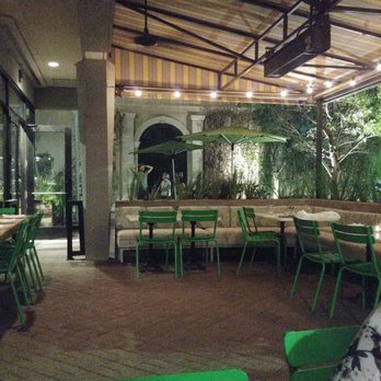 True Food Kitchen - Nice open seating area. It's great that they have fans outside. - New American Near Me - Phoenix, Arizona True Food Kitchen - Nice open seating area. It's great that they have fans outside. - New American Near Me - Phoenix, Arizona