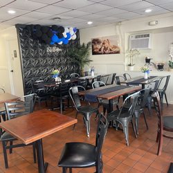 El Eden Cuisine - Dining area.