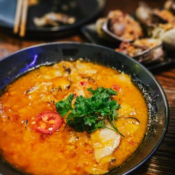 HEM Kitchen And Bar - Ốc Giác Xào Bơ Tỏi - Vietnamese Near Me - Houston, Texas