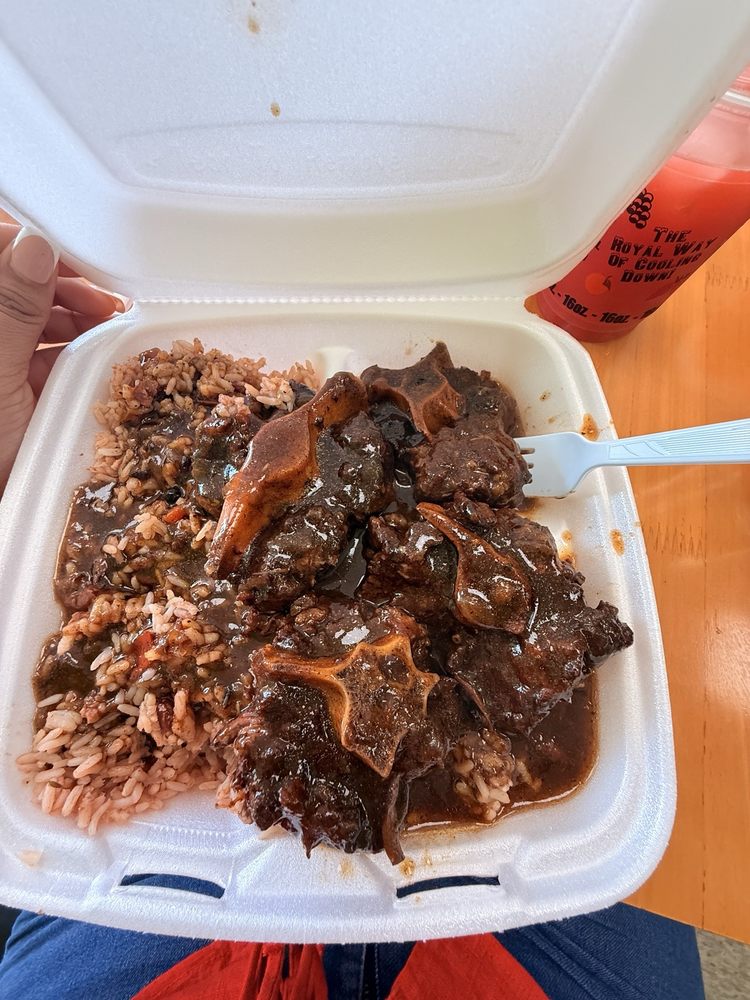 Hop A Long's Jamaican Kitchen Image