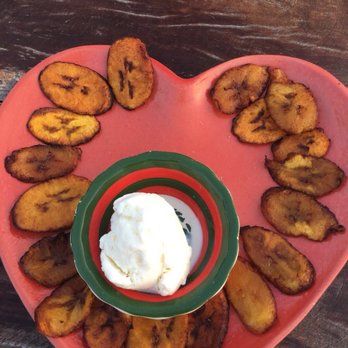Puro Corazón - Plantains and coconut ice cream (heavenly combination) - Mexican Near Me - Cancún, ROO