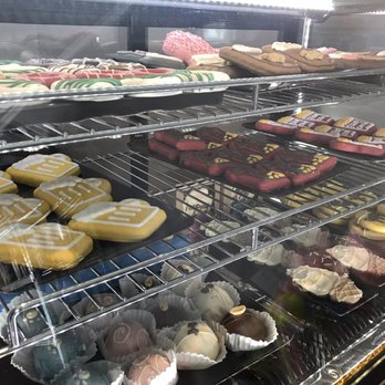 Ironmaya Pet Grooming - Close up of snacks - Pet Groomers Near Me - Arcadia, California Ironmaya Pet Grooming - Close up of snacks - Pet Groomers Near Me - Arcadia, California