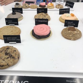Crumbl - Davie - Cookie display - Bakeries Near Me - Davie, Florida Crumbl - Davie - Cookie display - Bakeries Near Me - Davie, Florida