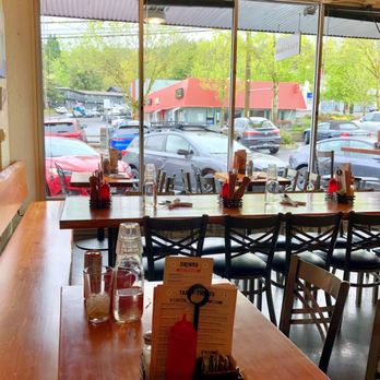 Gigi's Cafe - Interior of GiGi's front room, with large windows facing the parking lot. - Cafes Near Me - Portland, Oregon Gigi's Cafe - Interior of GiGi's front room, with large windows facing the parking lot. - Cafes Near Me - Portland, Oregon
