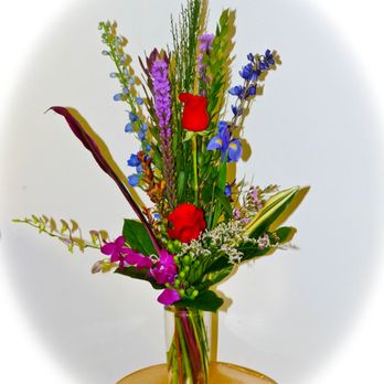 Floral Expressions - Stylish vased arrangements for every occasion! - Florists Near Me - Janesville, Wisconsin Floral Expressions - Stylish vased arrangements for every occasion! - Florists Near Me - Janesville, Wisconsin