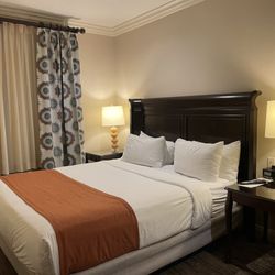 Ayres Hotel Orange - King bed