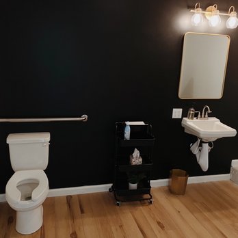 Meraki Studio - Bathroom - Session Photography Near Me - Lincoln, Nebraska