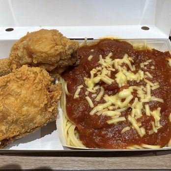 Jollibee - 2pc Chickenjoy w/ Jolly Spaghetti - Chicken Shop Near Me - Wheaton, Maryland Jollibee - 2pc Chickenjoy w/ Jolly Spaghetti - Chicken Shop Near Me - Wheaton, Maryland