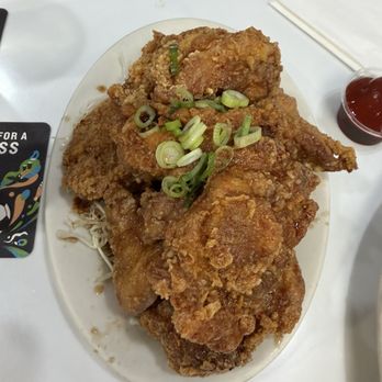 Side Street Inn - Garlic fried chicken - Sports Bars Near Me - Honolulu, Hawaii Side Street Inn - Garlic fried chicken - Sports Bars Near Me - Honolulu, Hawaii