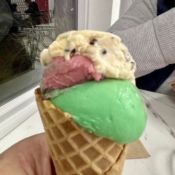 Twin Creeks Ice Cream - Rainbow sherbet and cookie dough in a waffle cone - Ice Cream & Frozen Yogurt Near Me - Central Point, Oregon