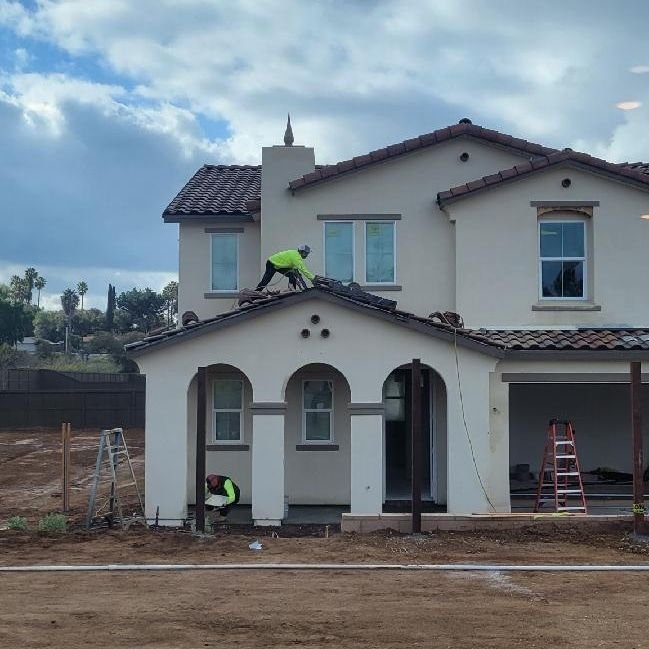 Slide of Mendez roofing