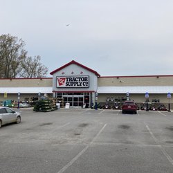 Tractor Supply - Storefront