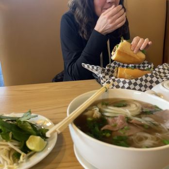 Ooh Pho - Pho Dac Biet Bun Thit Nuong Cha Gio - Vietnamese Near Me - Taylorsville, Utah Ooh Pho - Pho Dac Biet Bun Thit Nuong Cha Gio - Vietnamese Near Me - Taylorsville, Utah
