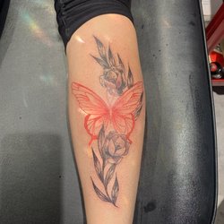 Shade and Light Tattoo Studio - Tattoo