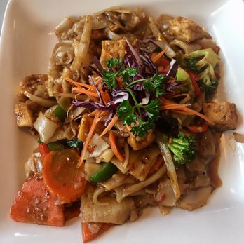 Sabaidee Thai Restaurant - An aerial shot of my yummy Tofu drunken noodles! - Thai Near Me - Bristol, Connecticut Sabaidee Thai Restaurant - An aerial shot of my yummy Tofu drunken noodles! - Thai Near Me - Bristol, Connecticut