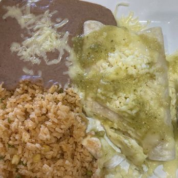 Mi Tierra Cocina Mexicana - Enchiladas with green sauce - Mexican Near Me - Glenpool, Oklahoma Mi Tierra Cocina Mexicana - Enchiladas with green sauce - Mexican Near Me - Glenpool, Oklahoma