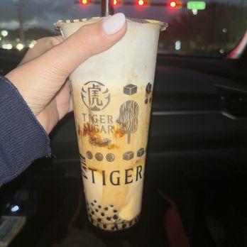 Tiger Sugar - 5) Black Sugar Boba Pudding Milk W. Cream Mousse - Coffee & Tea Near Me - Hollywood, Florida