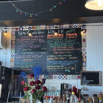 Greenwood Grill - Diners Near Me - Glenview, Illinois