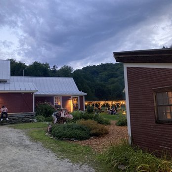 American Flatbread - Waiting area firepit - Pizza Near Me - Waitsfield, Vermont American Flatbread - Waiting area firepit - Pizza Near Me - Waitsfield, Vermont