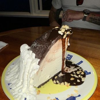 Duke's Malibu - Hula Pie - New American Near Me - Malibu, California