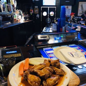 Flowing Tide Pub 2 - Sports Bars Near Me - Reno, Nevada