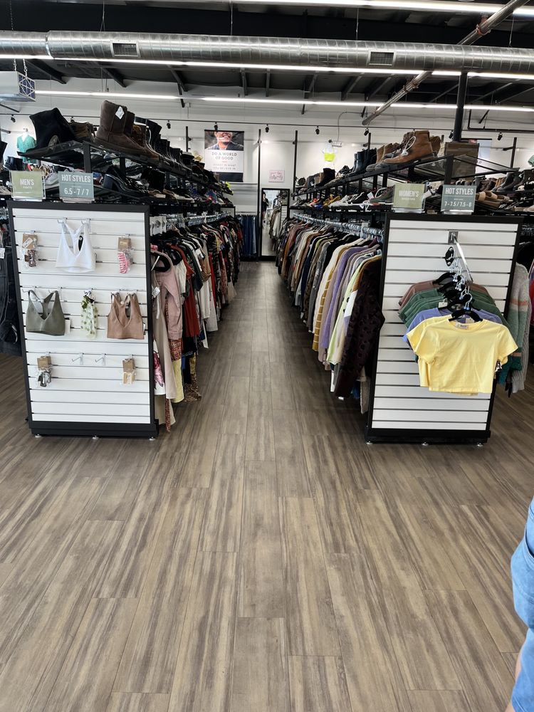 UPTOWN CHEAPSKATE CHRISTIANSBURG Updated September 2024 2735