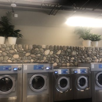 Clean Laundromat - Laundromat Near Me - Eugene, Oregon