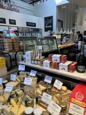 Joan's on Third by null