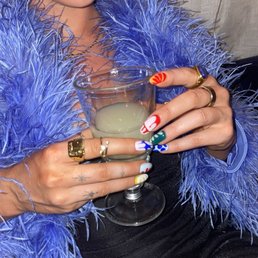 nails
