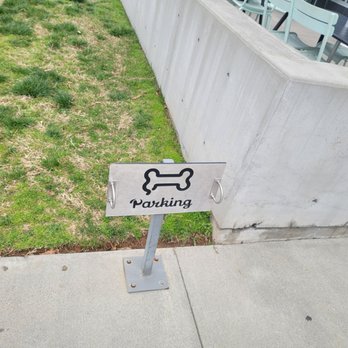 Shake Shack Park Road - Yes, bring the pooch bear cutie! Pet friendly - Burgers Near Me - Charlotte, North Carolina Shake Shack Park Road - Yes, bring the pooch bear cutie! Pet friendly - Burgers Near Me - Charlotte, North Carolina